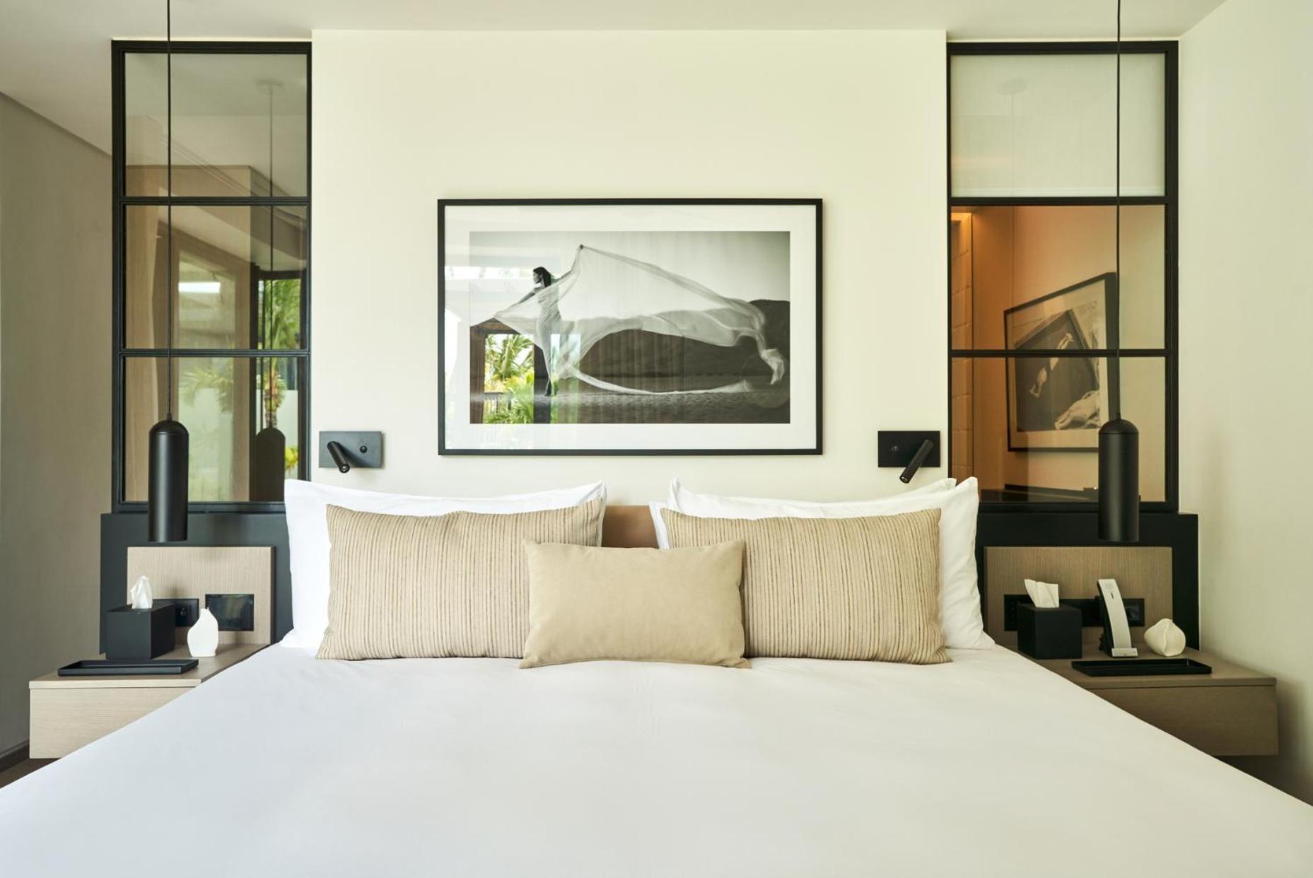 Lux* Grand Baie Resort & Residences Esterno foto A bedroom at the hotel
